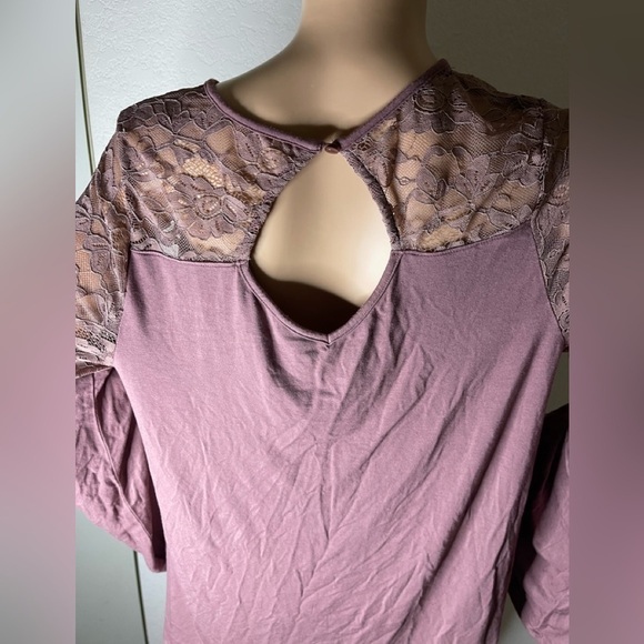𝅺torrid size 1 Super Soft Lace Inset Bell Sleeve Top - Picture 6 of 6